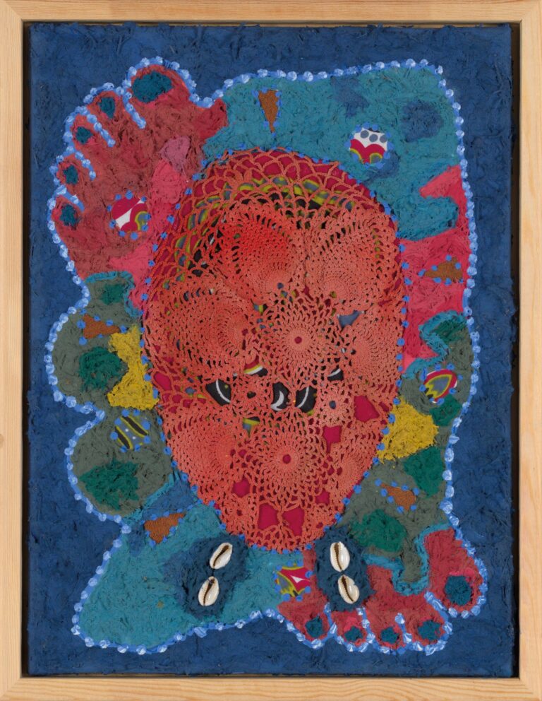 <span>19 Louise Deininger</span>
<span><br>Mzizi 2025</br>Pigmented Elefant dung, Kangatextile, Ugandan Barcloth, Cowrieshells & Crotchet; 40 x 30 cm<br>Euro 900 </br></span>
