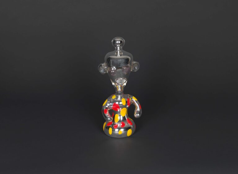 <span>99 Massimo Lunardon</span>
<span><br>Alieno 2016</br>Borosilikatglas, verspiegelt; Höhe 30 cm<br>Euro 1.100 </br> Courtesy of Galerie Kovacek und Zetter
</span>
