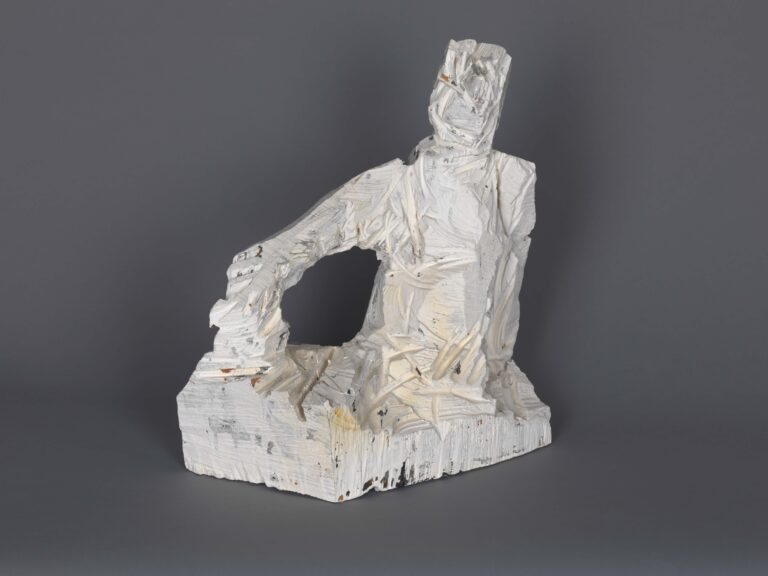 <span>128 Klaus Prior</span>
<span><br>Büste 2011</br>Zeder bemalt; 40 x 36 x 20 cm<br>Euro 2.000 </br></span>
