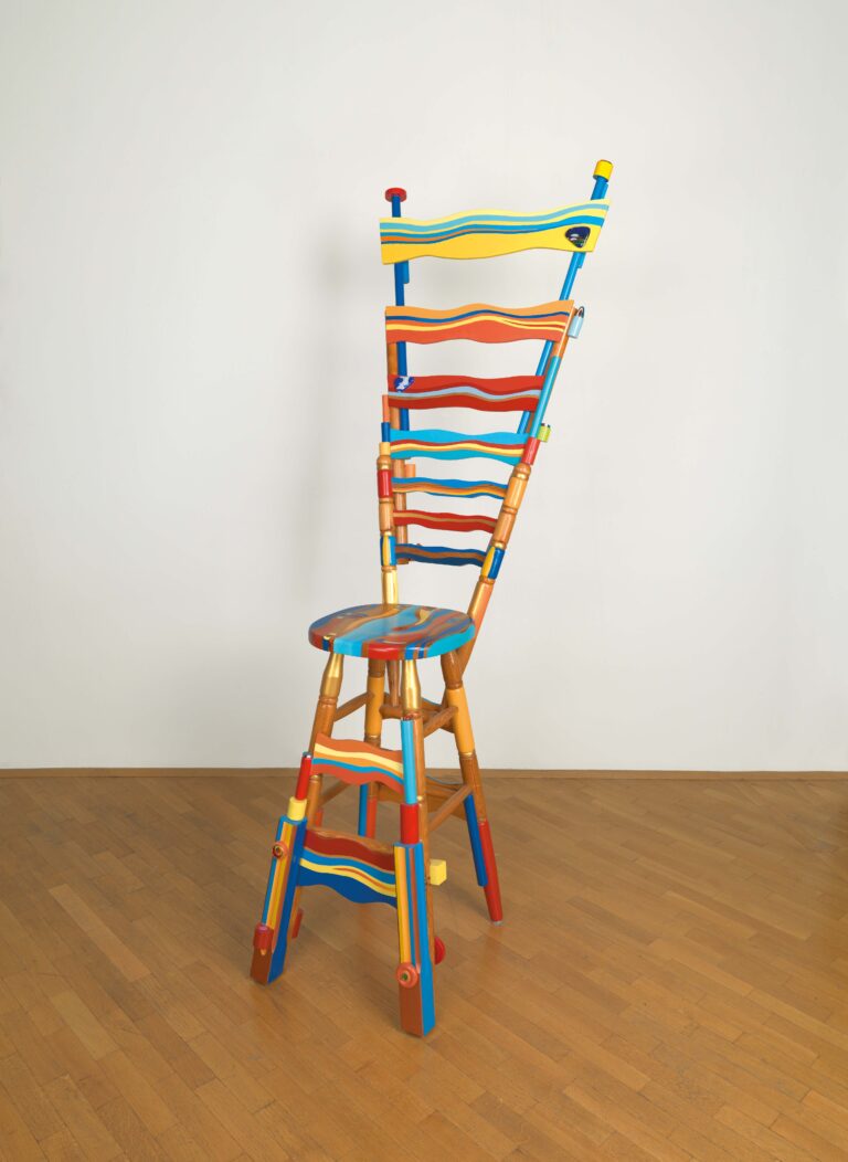 <span>140 Johann Rumpf</span>
<span><br>Sesselobjekt "For the big boss" 2020</br>Holz, Glas; 182 x 67 x 61 cm<br>Euro 1.600 </br></span>
