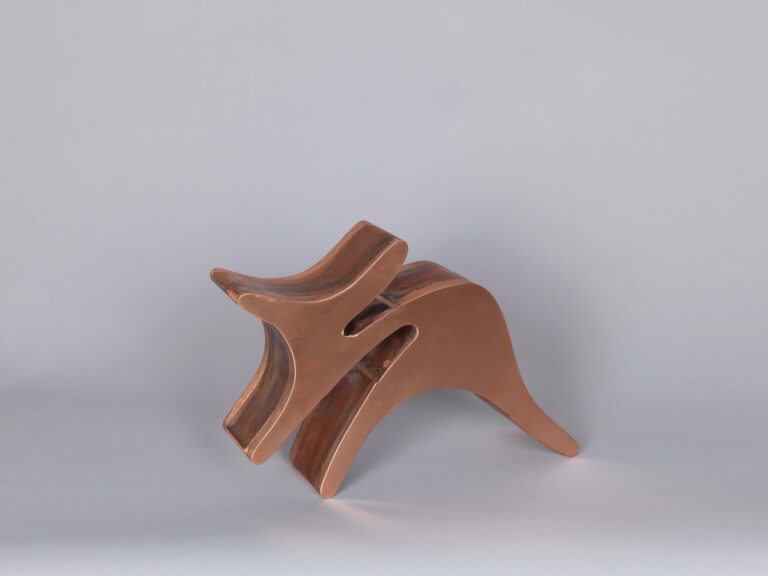 <span>169 Manfred Wakolbinger</span>
<span><br>aus der Serie "Placements" 2025</br>Kupfer; 28 x 34 x 10 cm oder 34 x 28 x 10 cm<br>Euro 1.800 </br></span>
