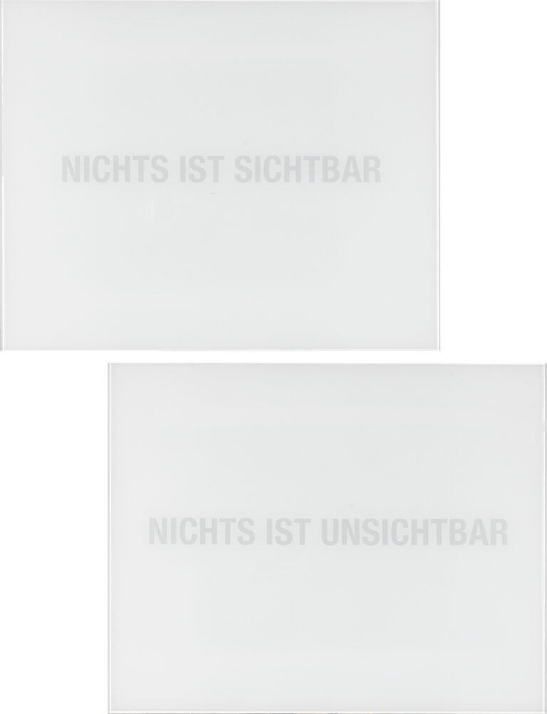 <span>183 Leo Zogmayer</span>
<span><br>Nichts ist sichtbar / Nichts ist unsichtbar 2018</br>Hinterglas; je 40 x 50 cm<br>Euro 1.800 </br></span>
