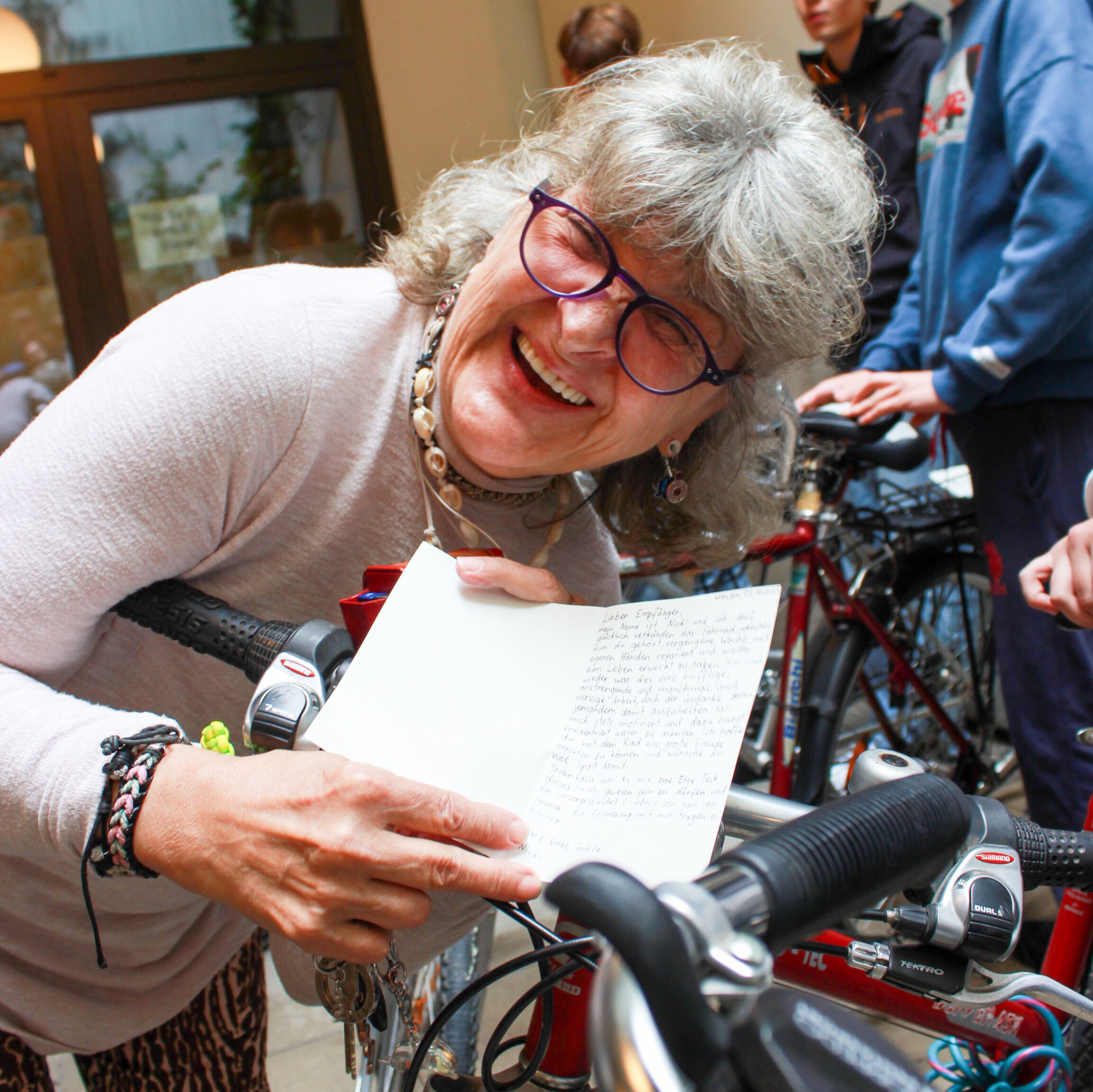 fahrradspende-hamue-bewohnerin-michaela-w